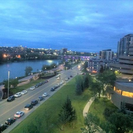 Amicable, Cozy, High Speed Internet, Sleeps 2 Riverview Downtown Apartment Calgary Ngoại thất bức ảnh