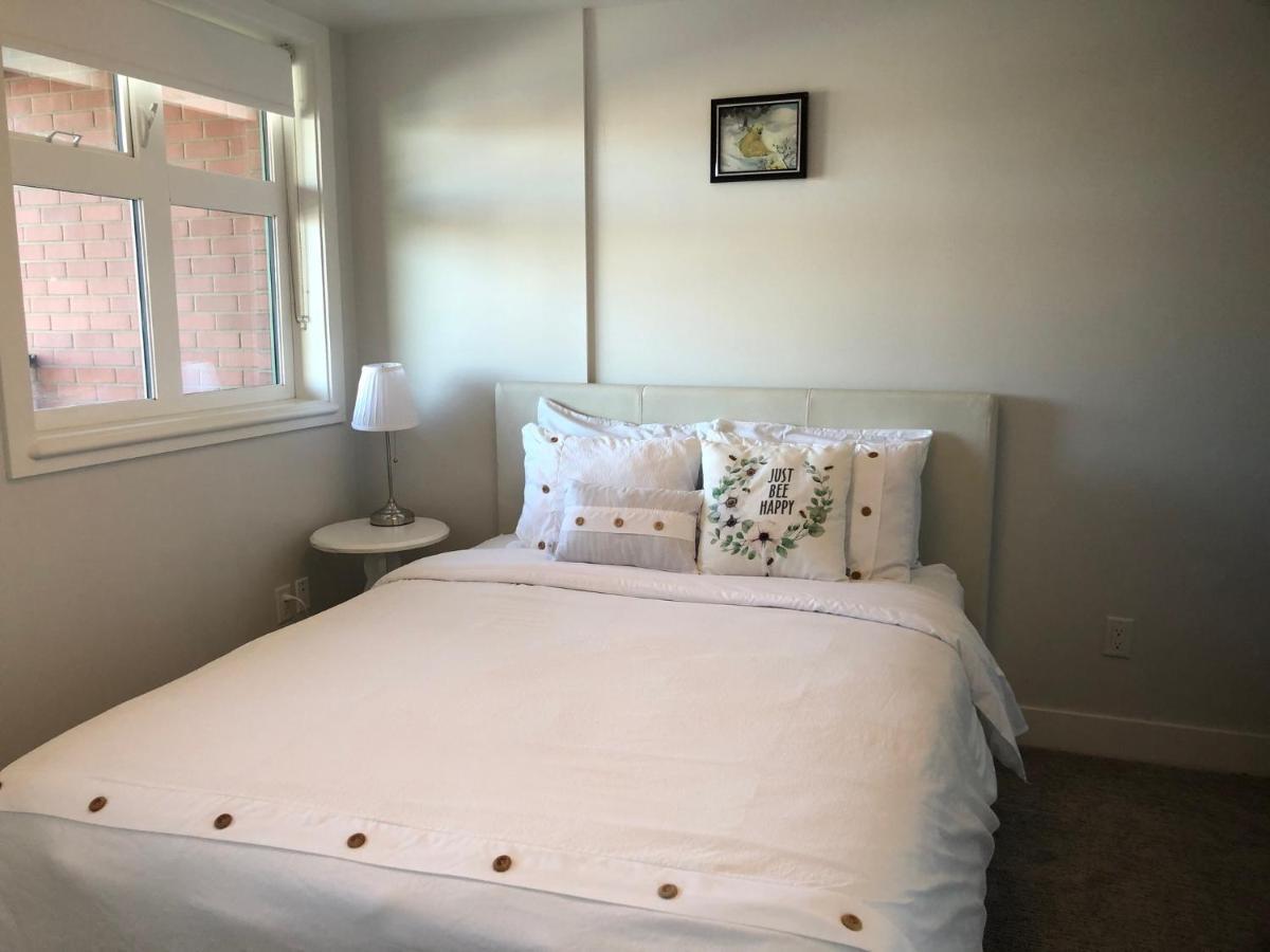 Amicable, Cozy, High Speed Internet, Sleeps 2 Riverview Downtown Apartment Calgary Ngoại thất bức ảnh