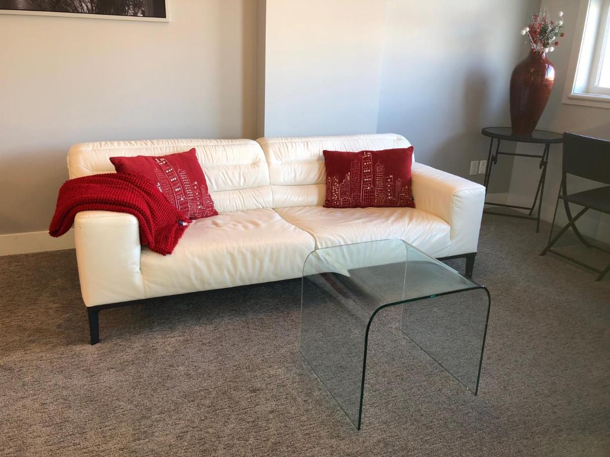 Amicable, Cozy, High Speed Internet, Sleeps 2 Riverview Downtown Apartment Calgary Ngoại thất bức ảnh